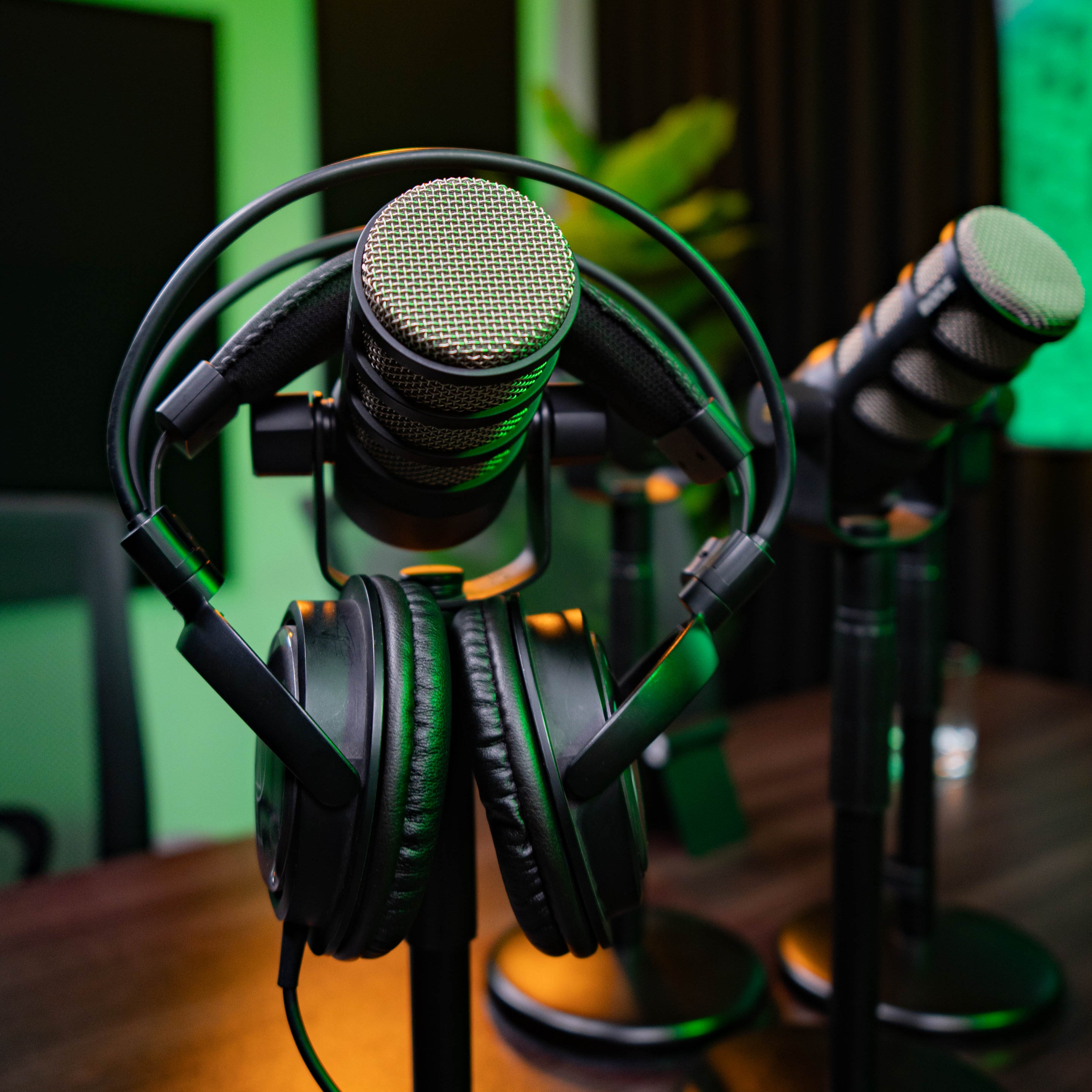 4 audífonos Audio-Technica